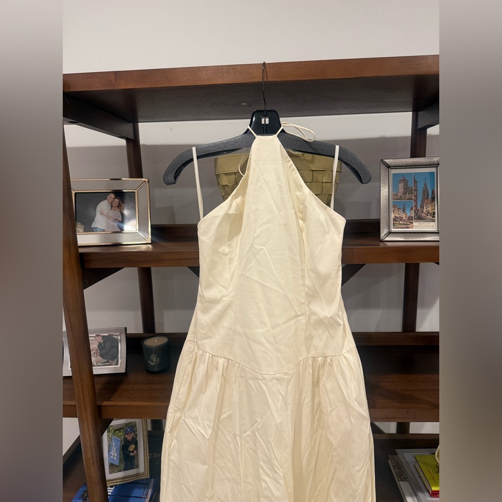 NWT Sir Laurent Gown - Cream - Picture 3 of 6